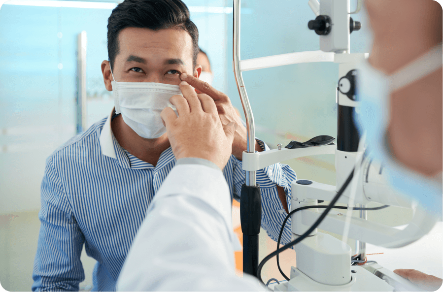 pterygium eye examination with slit-lamp microscope